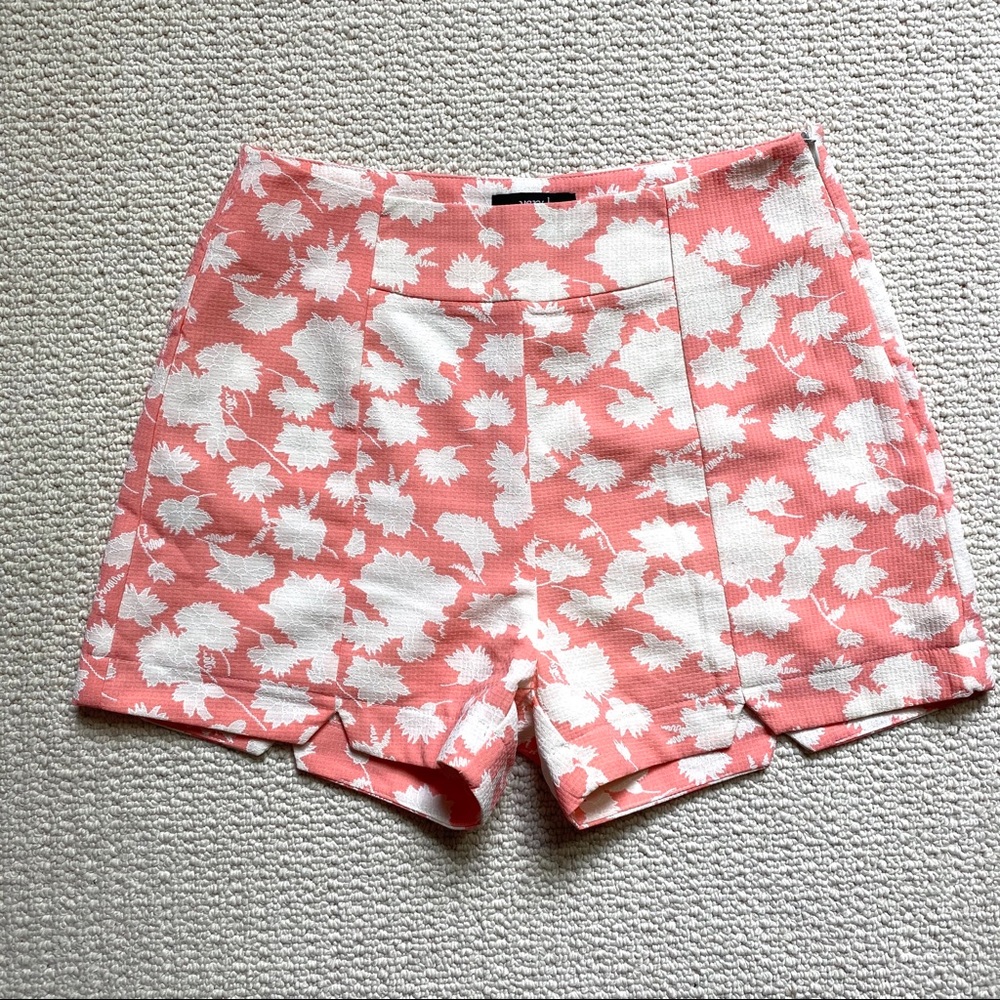 Very J jacquard coral floral print dressy summer shorts size Medium
